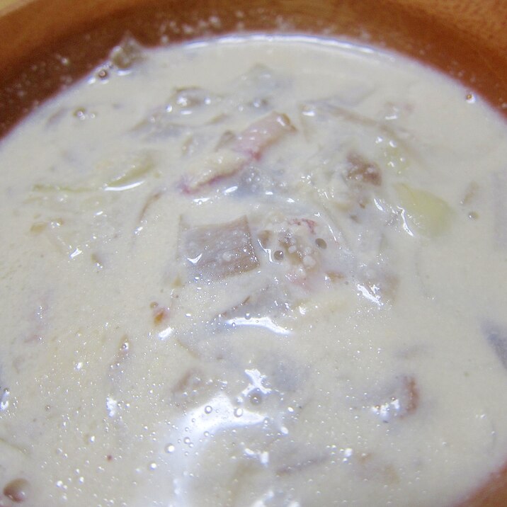ベーコンと玉葱とささがき牛蒡豆乳スープ